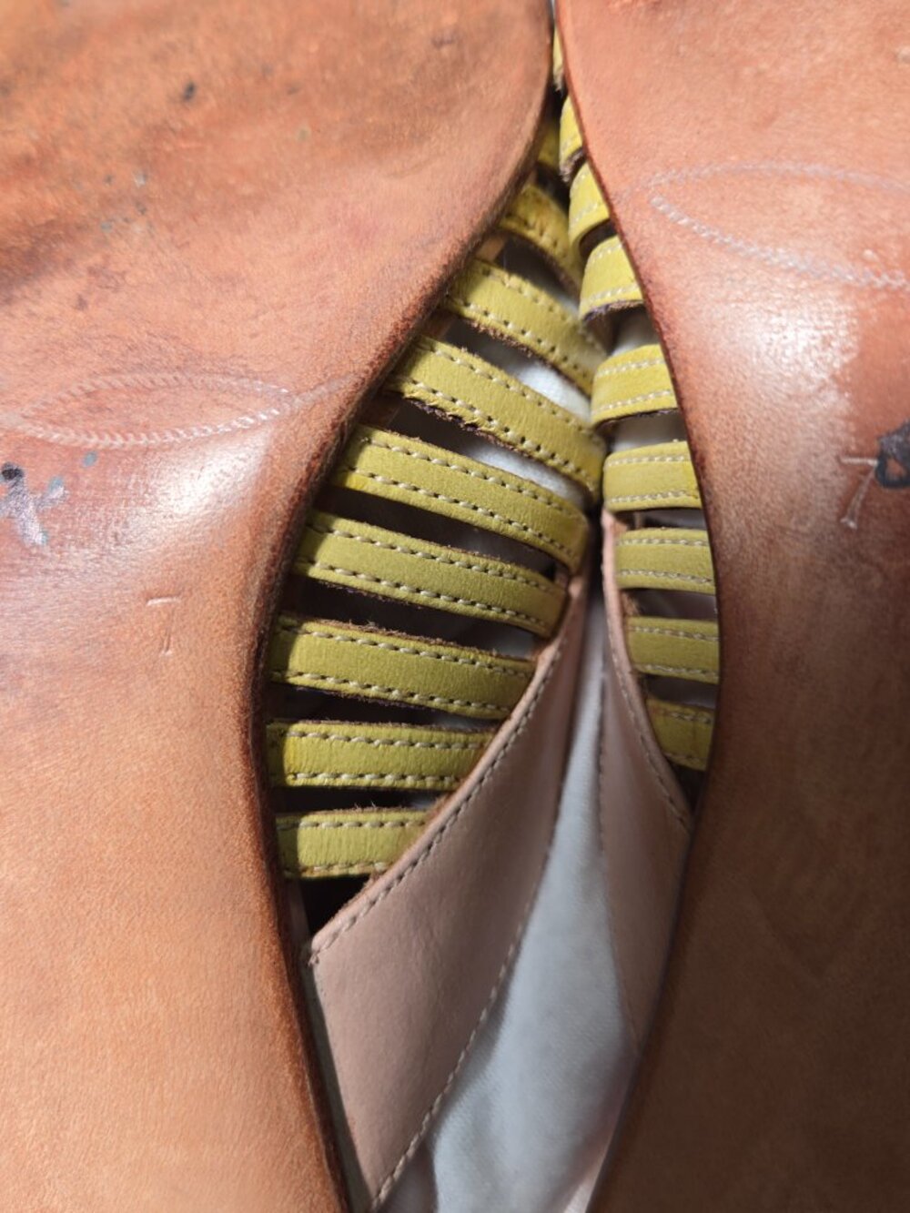 Vintage Y2K Whimsical Color-Block Cage LEATHER Pointed Kitten Mule Women Size 7. - Picture 16 of 17